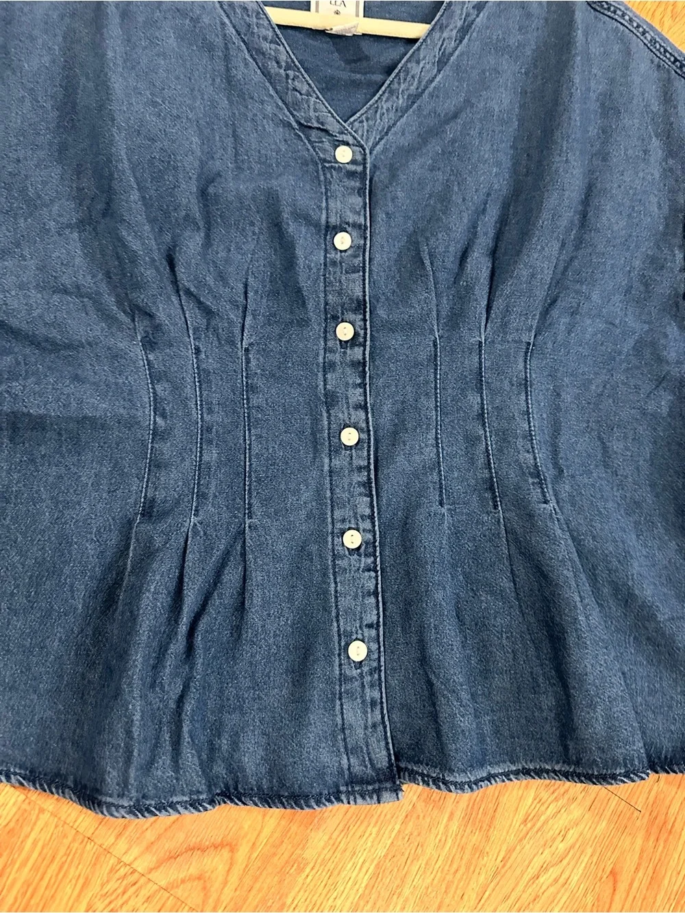LÉA Blue Denim Button-Front V-Neck Pintuck Top